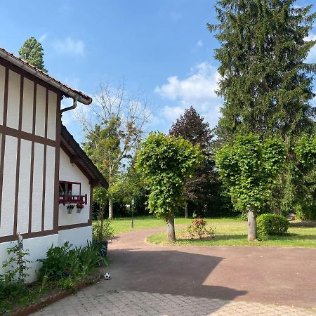 Studio Epicea Avec Jardin Dans Charmante Propriete Méry-sur-Oise Kültér fotó