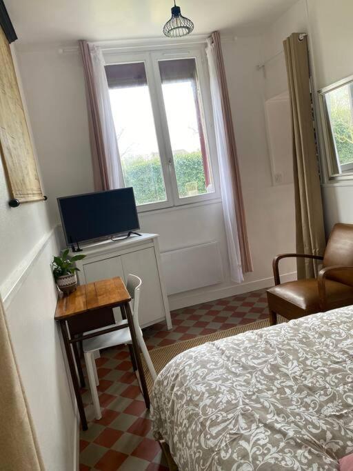 Studio Epicea Avec Jardin Dans Charmante Propriete Méry-sur-Oise Kültér fotó