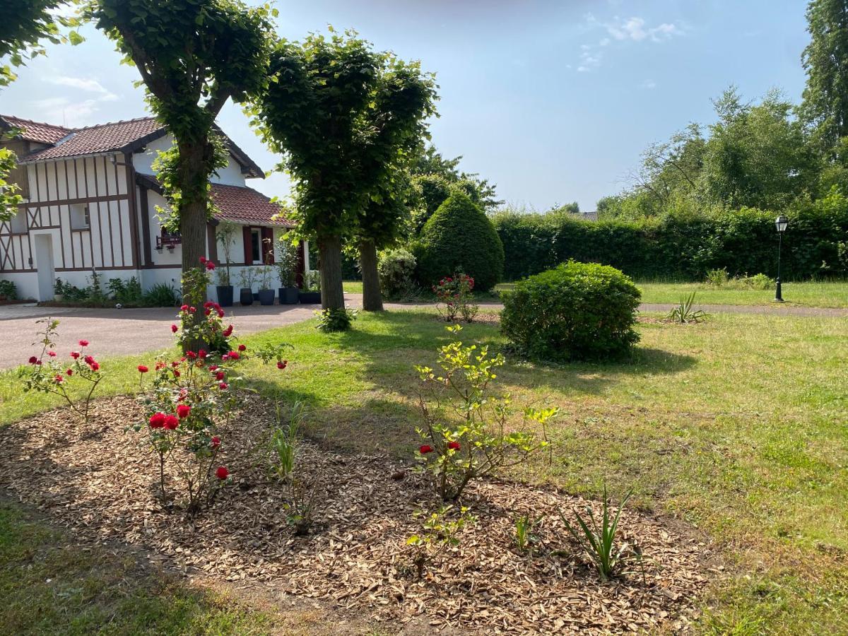 Studio Epicea Avec Jardin Dans Charmante Propriete Méry-sur-Oise Kültér fotó